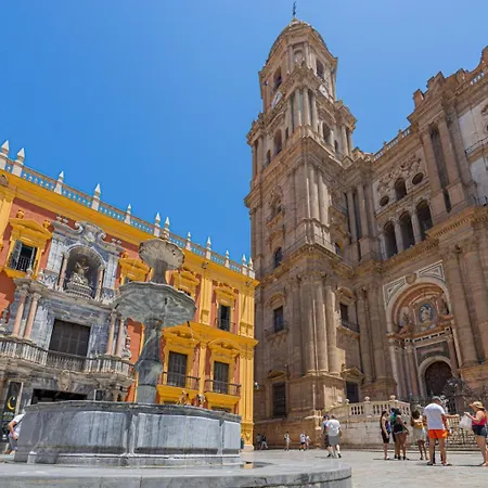 Cathedral - Plaza Del Obispo Apartment *